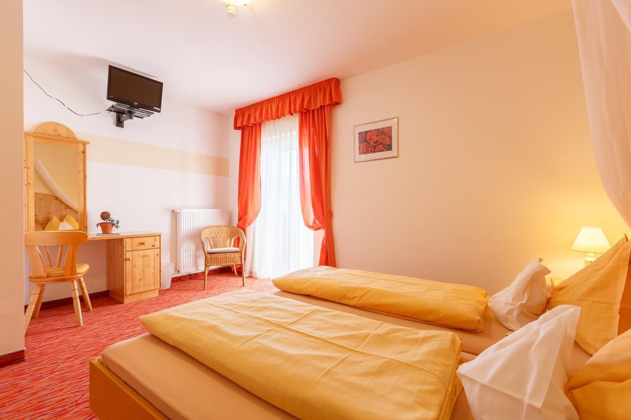 Hotel Amaten Brunico Exterior photo